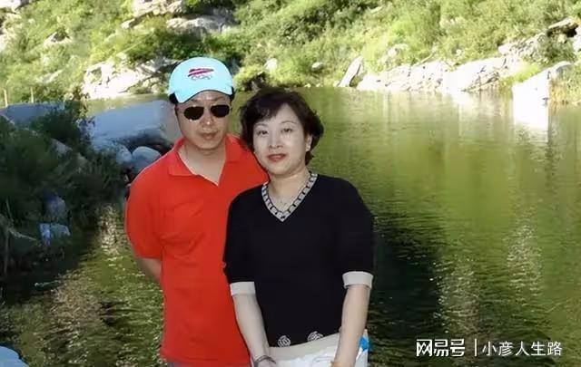 48歲患癌去世,妻子劉繼紅葬禮上哭暈,13年後羅京家人現狀怎樣?