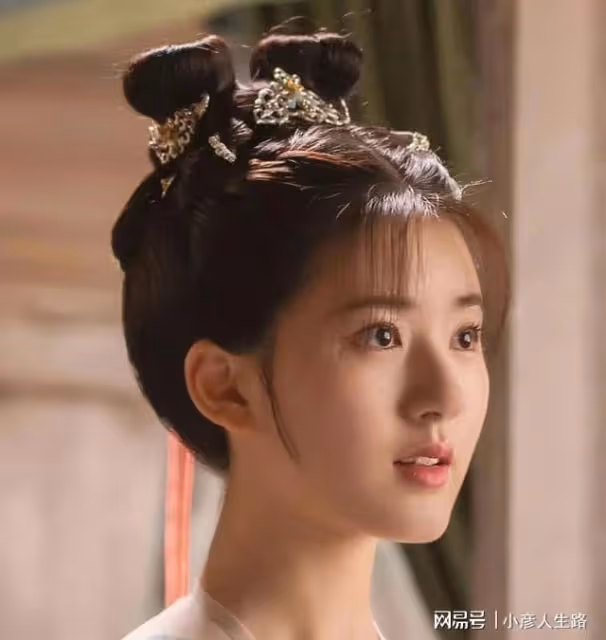 趙露思新劇,小甜花成功轉型,與吳磊上演泥濘之中的催淚愛情