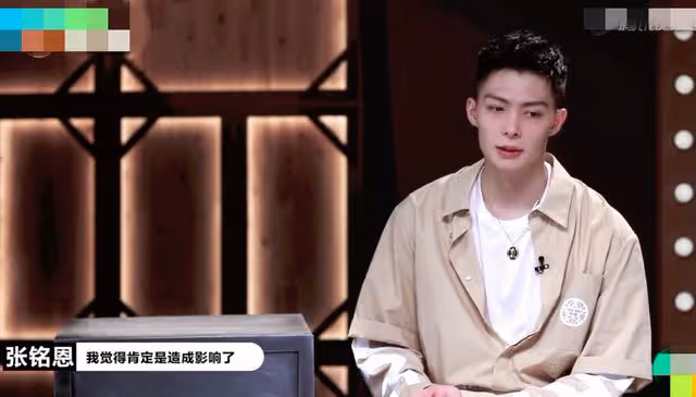 27歲男星被曝戀情，深夜與長腿美女牽手回家疑同居，曾陷劈腿風波