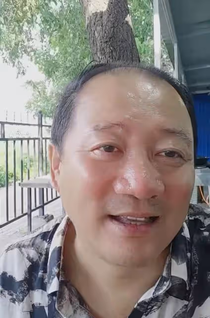 53歲「謝廣坤」直播惹爭議,瘋狂貶低女主播外貌,曾陷出軌醜聞