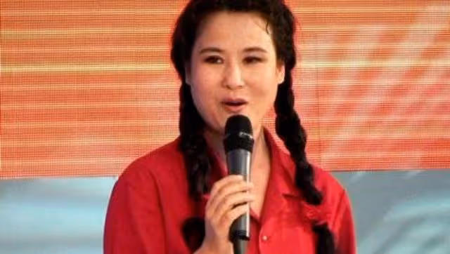 53歲「謝廣坤」直播惹爭議,瘋狂貶低女主播外貌,曾陷出軌醜聞
