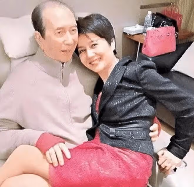 何鴻燊梁安琪昔日跳舞畫面:舞姿優美靈動,四太像只飛舞的蝴蝶