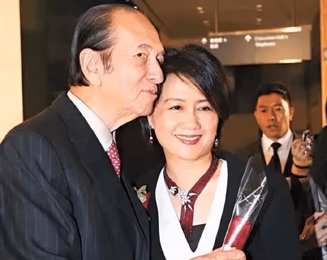 何鴻燊梁安琪昔日跳舞畫面:舞姿優美靈動,四太像只飛舞的蝴蝶