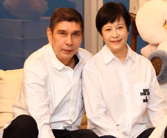 楊穎曬35歲生日照,與父母兒子罕見同框,小海綿露正臉像爸又像媽