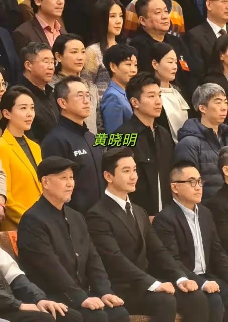 這一次,37歲的張小斐展現了她在內娛的「江湖地位」