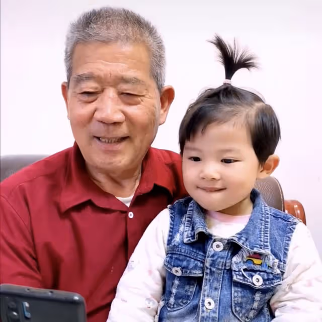4歲天賜放學探望媽媽，田新菊病因曝光，兩度拒絕女兒親吻引熱議