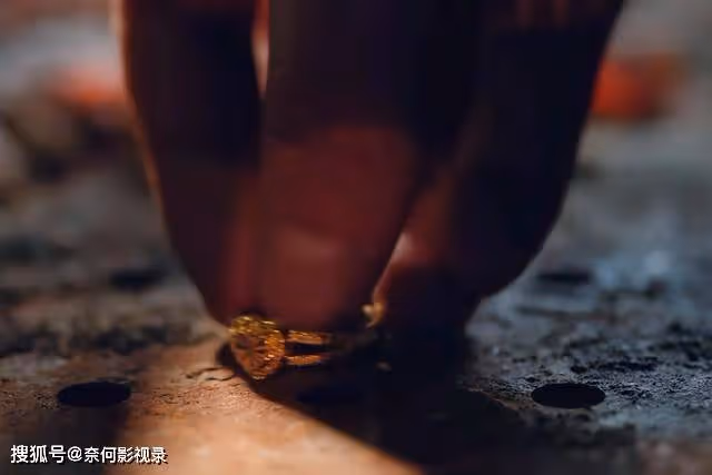 姚玉玲至死不知，摟著小20歲嬌妻的牛大力，為何留下一枚金戒指？