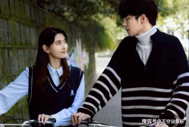 《寄生》揭秘:蕭湘與海清月,究竟是不是同一人?左源隱藏了什麼秘密?