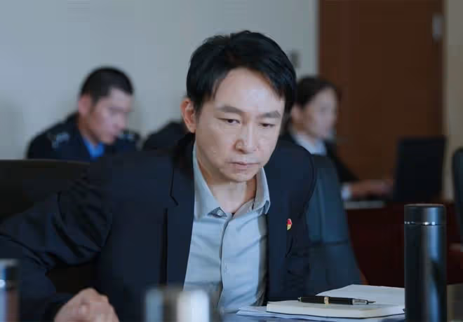 《江河日上》首播太高能,副市長自殺,鄭寒江空降為何集體反對?