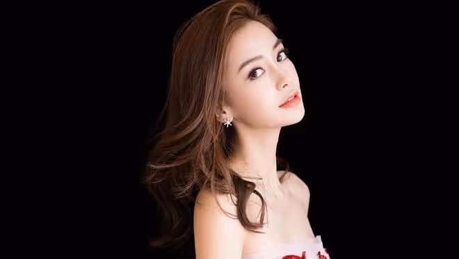 楊穎35歲生日靜悄悄，娛樂圈友情遭網友質疑