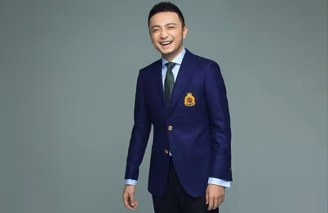 何炅撒貝寧元宵同框，尼格買提成「電燈泡」？網友紛紛喊話讓位