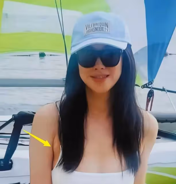 朱珠泳裝照曝光,真實身材引發熱議:網友審美偏差大!