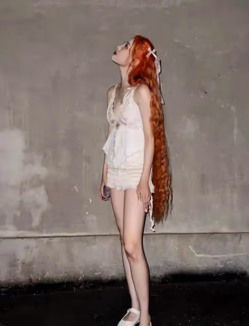 劉嘉玲撞衫小27歲韓國女星，終於明白和氣質相比，年輕真不算優勢