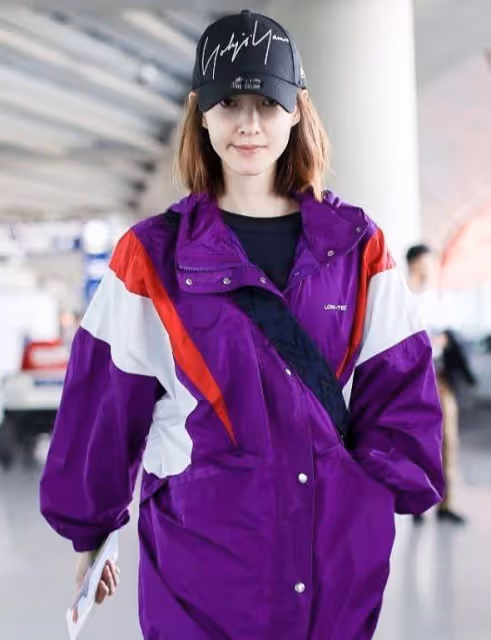 本以為王麗坤夠美了,看到穿同款的海清,才知道會穿才是「王道」