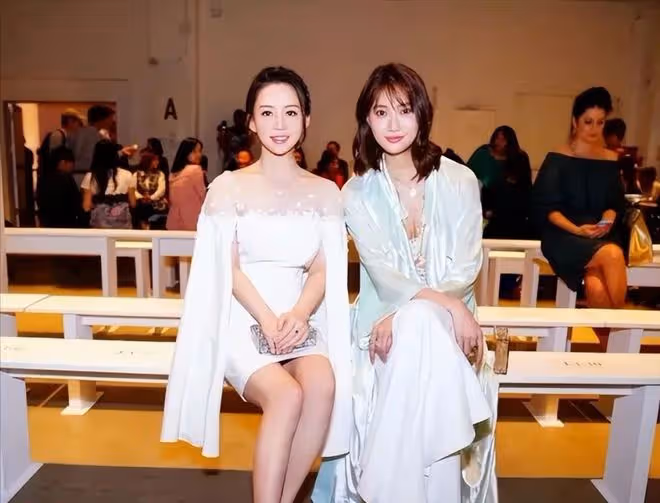 九球天后潘曉婷好豐滿,穿白裙巴掌腰惹眼,網友:側身一看太驚艷