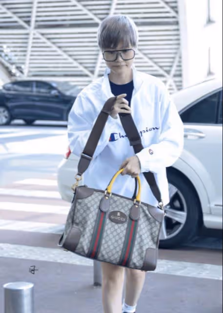 無修飾素顏,宋佳李宇春差3歲如隔代!一個甜美姐姐一個帥氣姐姐