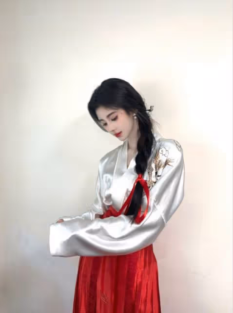 鞠婧禕不愧為時髦精!漢服穿搭穿搭出個人風格,展現古典韻味
