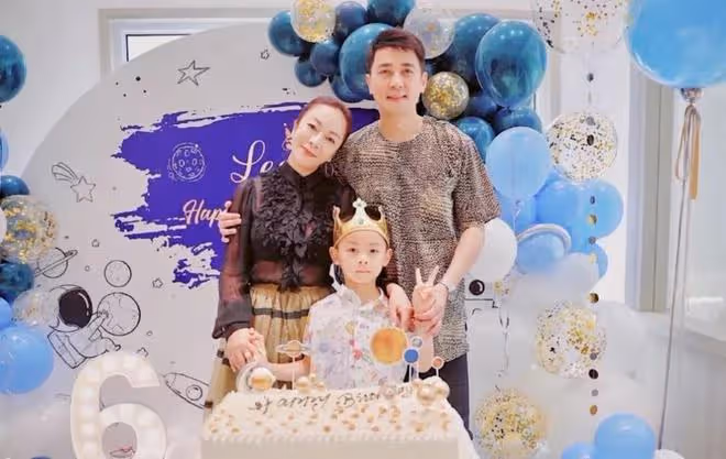保劍鋒大6歲老婆是我們熟悉的她,長相高級有貴婦感,穿裙太驚艷