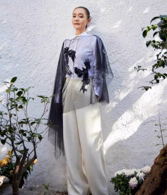 看了68歲潘虹和63歲劉雪華,才明白女人優雅老去比刻意扮嫩更美