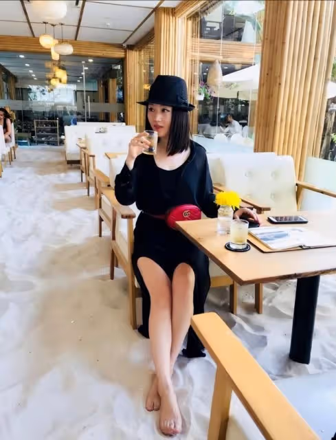 楊鈺瑩在付笛聲家做客!51歲她穿紅色如少女,同框54歲任靜像母女