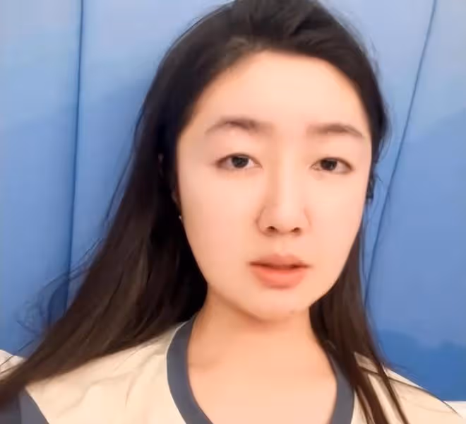 「點讀機女孩」的腦瘤不排除是惡性,身體異常嚴重,期待她能健康