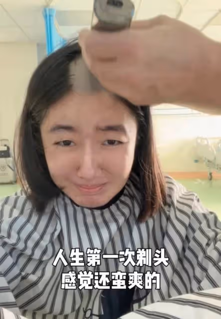 點讀機女孩高君雨確診腦瘤,1年前血壓才38,身體異常虛弱無力
