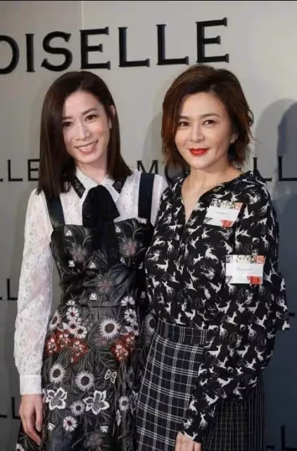 又被關之琳驚艷到了!60歲還學年輕人玩混搭,卻意外顯得優雅貴氣