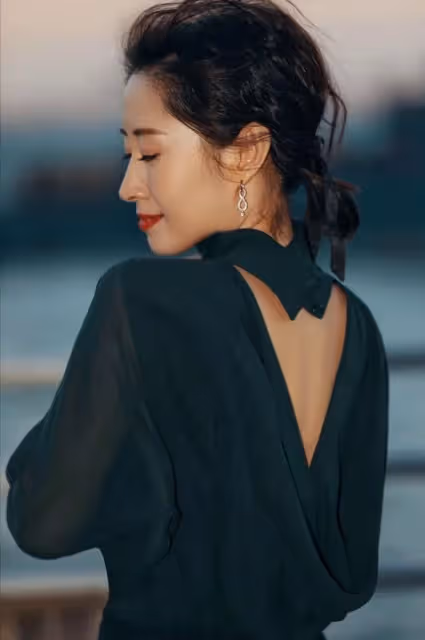 劉敏濤與馬伊琍同穿露背裝,一個優雅、一個高貴,氣質上劉敏濤贏