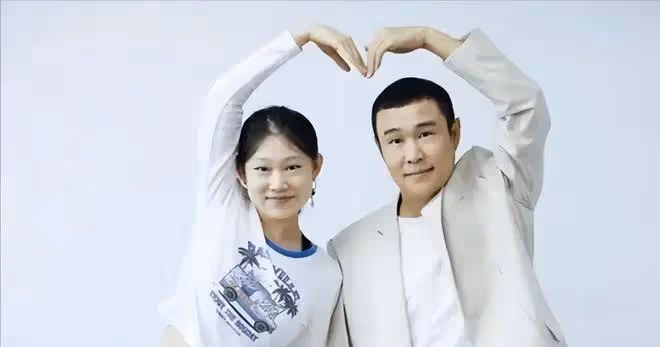 小瀋陽老婆認真打扮起來很美!16歲女兒顏值「整容式」逆襲