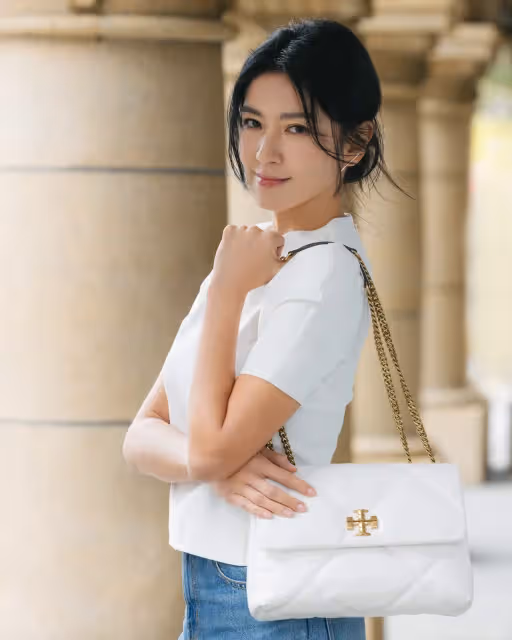 凍齡女神連眼光都一致～　林熙蕾、許路兒背新歡秀逆天身材、顏值