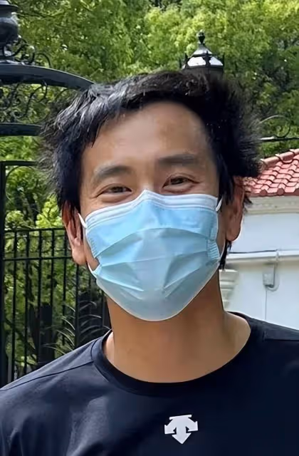彭于晏與神秘女子同游日本,生圖老了10歲丑上熱搜,男神形象幻滅