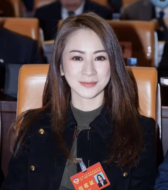 TVB「御用丫鬟」李焯寧曬近況!任廣西政協委員,跨界做女強人