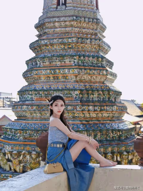 19歲極品尤物少女的旅遊穿搭:藍韻之美 優雅時尚的範本