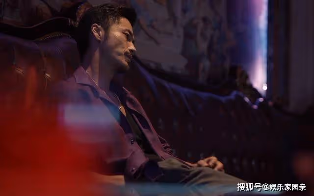 《獵冰》劇情反轉!老槍脖子留紅印,打戲真實到窒息