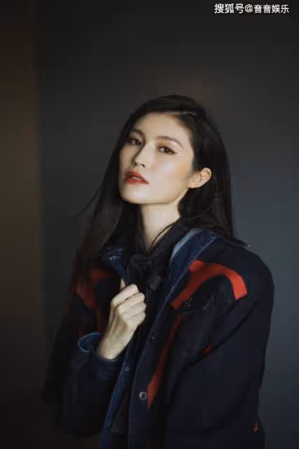 維密超模何穗:長腿走秀,美得令人窒息!