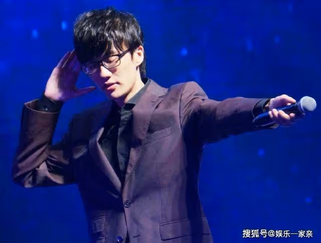 他是國內唯一不混娛樂圈的男歌手，演唱會從不宣傳卻總是座無虛席