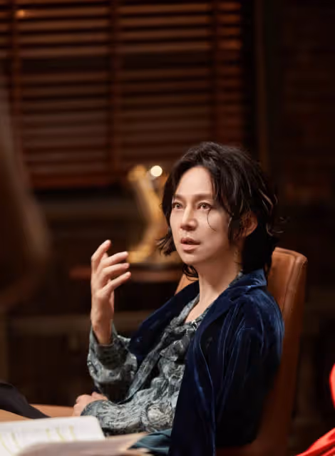 何炅49歲不服老!長發狼尾造型吸睛,網友調侃:這是要演吸血鬼?