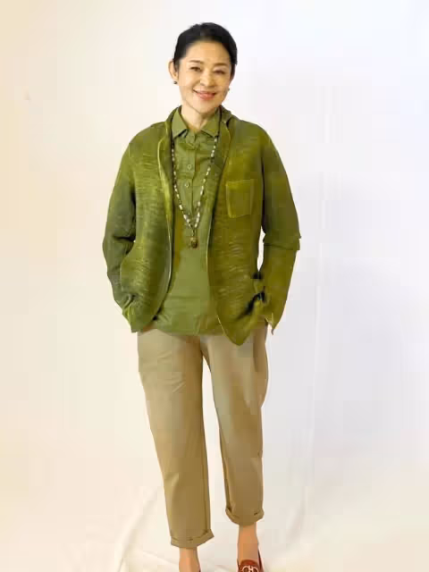 63歲倪萍美到認不出!穿漢服亮相端莊優雅,古韻柔美宛如畫中仙