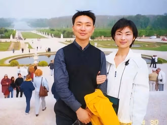 康輝的妻子原來是自己的小師妹?她氣質優雅,丁克無兒無女也幸福