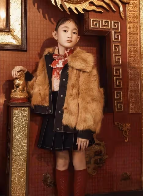 李小鵬一家游迪士尼,小奧莉「等比例」長大,五官像爸身材卻像媽