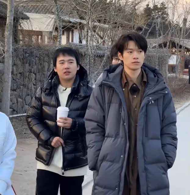 郭麒麟新節目路透曝光，身材引發熱議：這是又胖了？