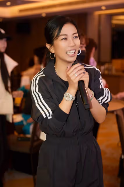 蕭敬騰世紀婚禮還沒辦！先牽新婚妻Summer放閃撒百萬現金