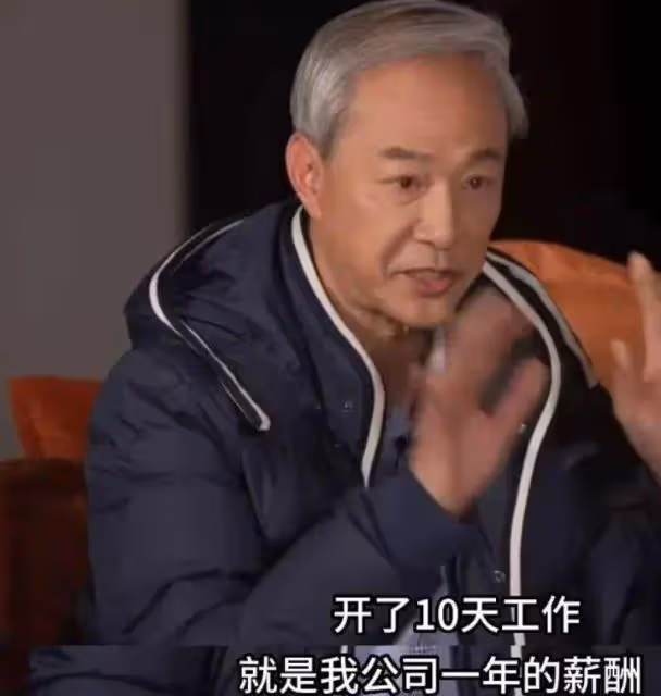 60歲港星宣布息影,內地直播一場賺百萬,難怪過氣港星愛來內地