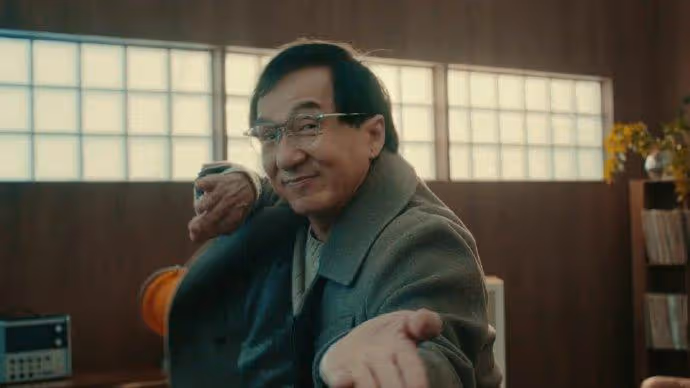 成龍和韓國知名男星同框，成為韓網熱門話題，網友：都是國際巨星