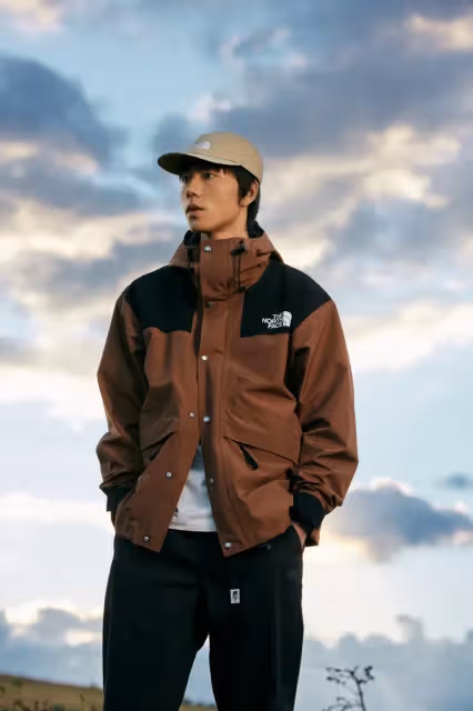 The North Face端輕量防水外套　濕冷初春外出走跳靠它還不顯擁腫