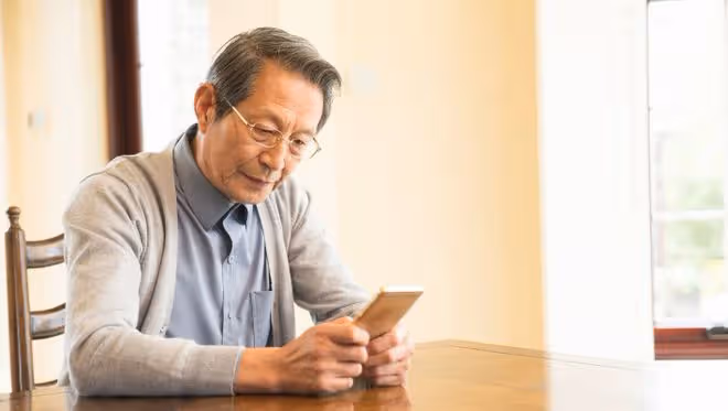 69歲老人傾訴:每月7千退休金,換了多個保姆,都被我炒掉了