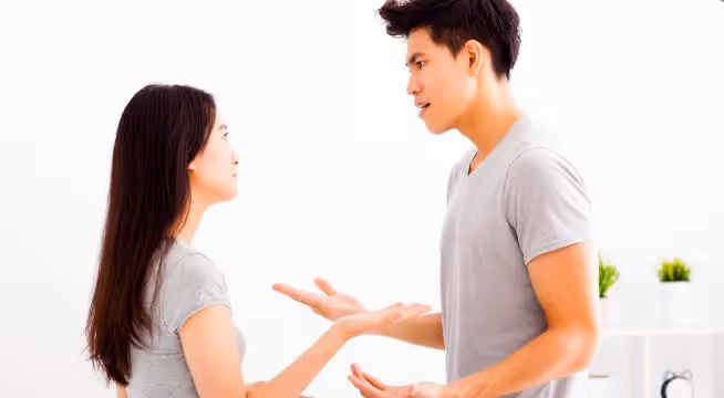「去玩玩而已，憑啥要離婚？」男人：跟男閨蜜旅遊半個月還有理？