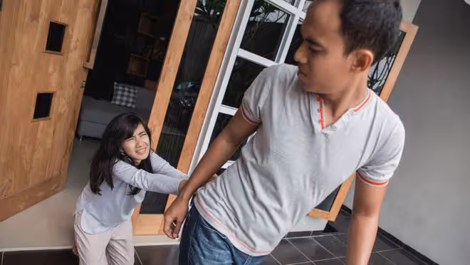 離婚三年後前妻主動求復合，要求跟她一起養孩子，我：不要臉