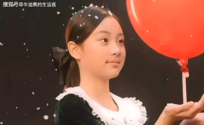 李小璐女兒甜馨註銷帳號，因cos細節被網暴，網友：放過孩子吧