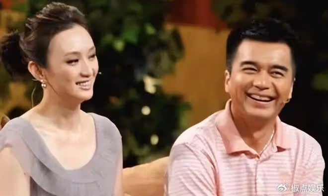 他曾被宋丹丹追求，4個妻子個個貌美如花，如今兒子成年顏值高
